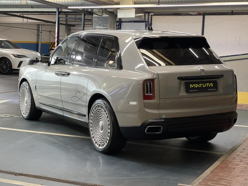 Купить Rolls-Royce Cullinan бензин 2019 id-1007116 в Киеве, Фото №[delta]