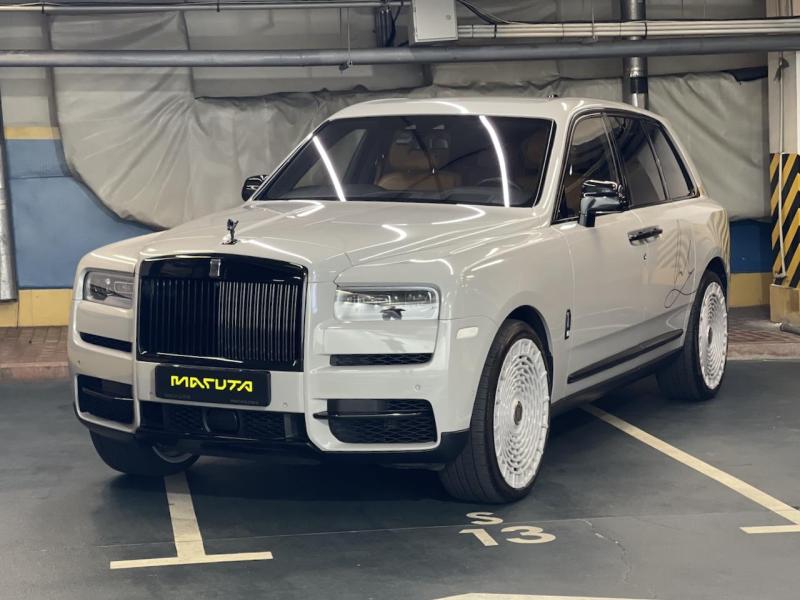 Купить Rolls-Royce Cullinan бензин 2019 id-1007116 в Киеве, Фото №[delta]