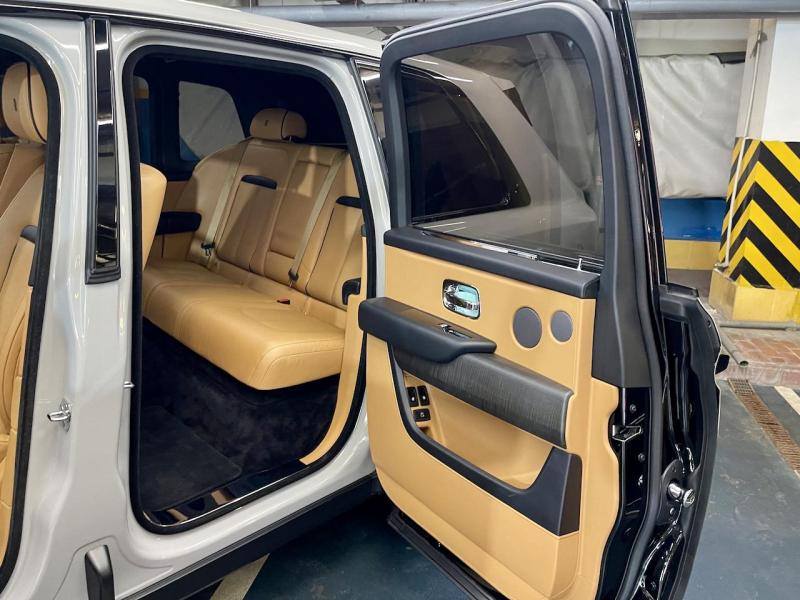 Купить Rolls-Royce Cullinan бензин 2019 id-1007116 в Киеве, Фото №[delta]