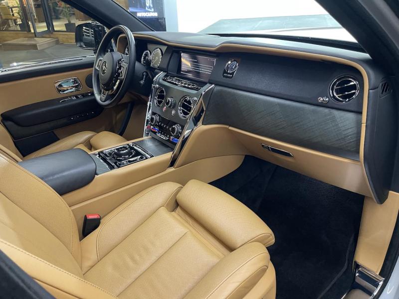 Купить Rolls-Royce Cullinan бензин 2019 id-1007116 в Киеве, Фото №[delta]