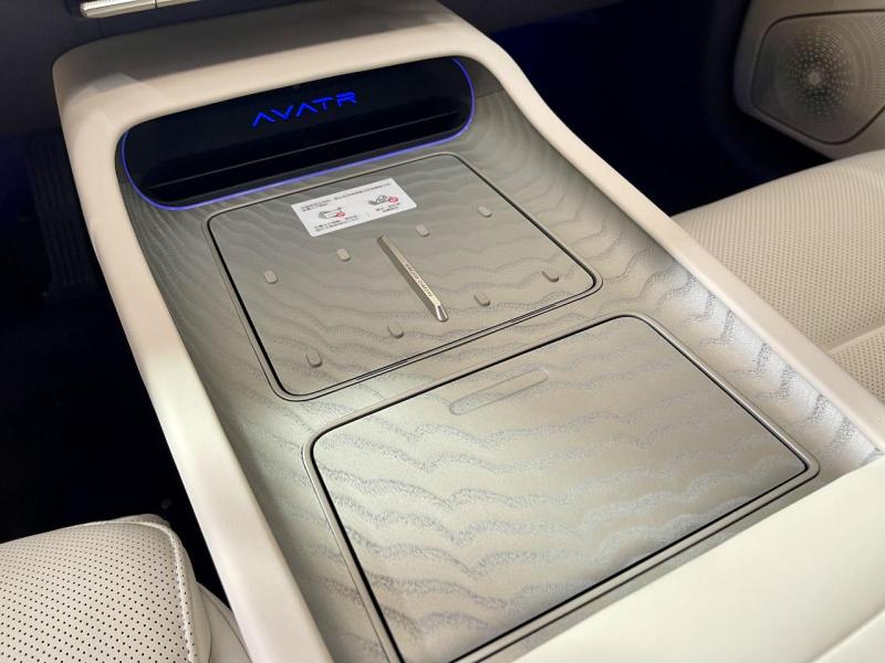 Купить Avatr 12 GT Sport AWD электро 2024 id-1007140 в Киеве, Фото №[delta]