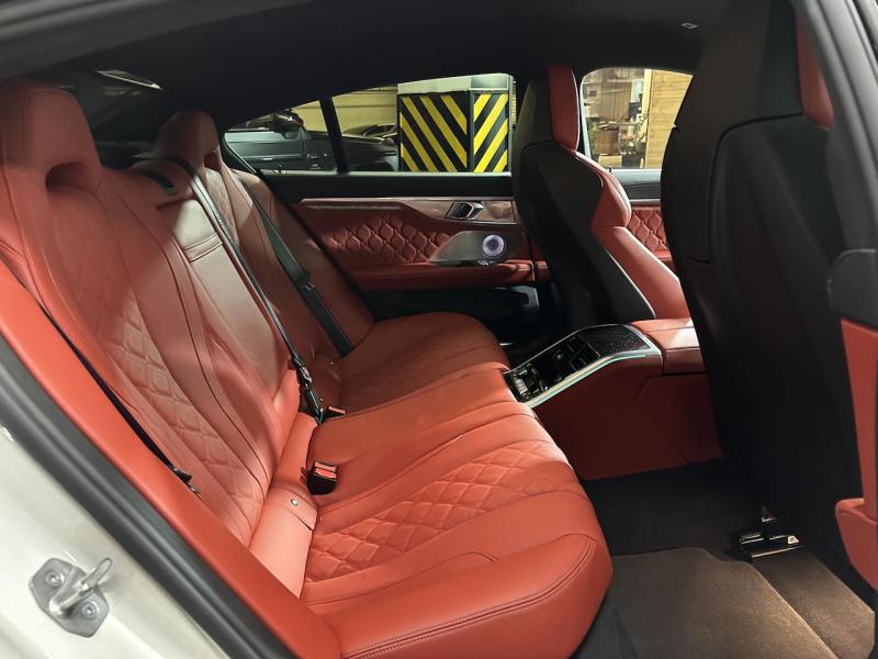 Купить BMW M8 Competition Gran Coupe бензин 2023 id-1007209 в Киеве, Фото №[delta]