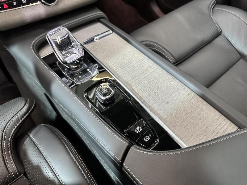 Купить Volvo XC 90 гибрид 2024 id-1007240 в Киеве, Фото №[delta]