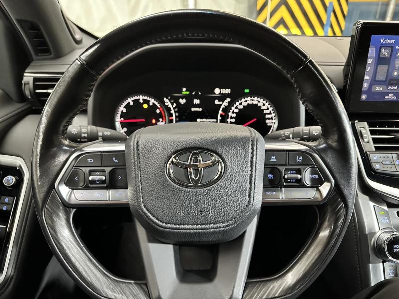 Купить Toyota Land Cruiser 300 Premium 70th бензин 2021 id-1007265 в Киеве, Фото №[delta]