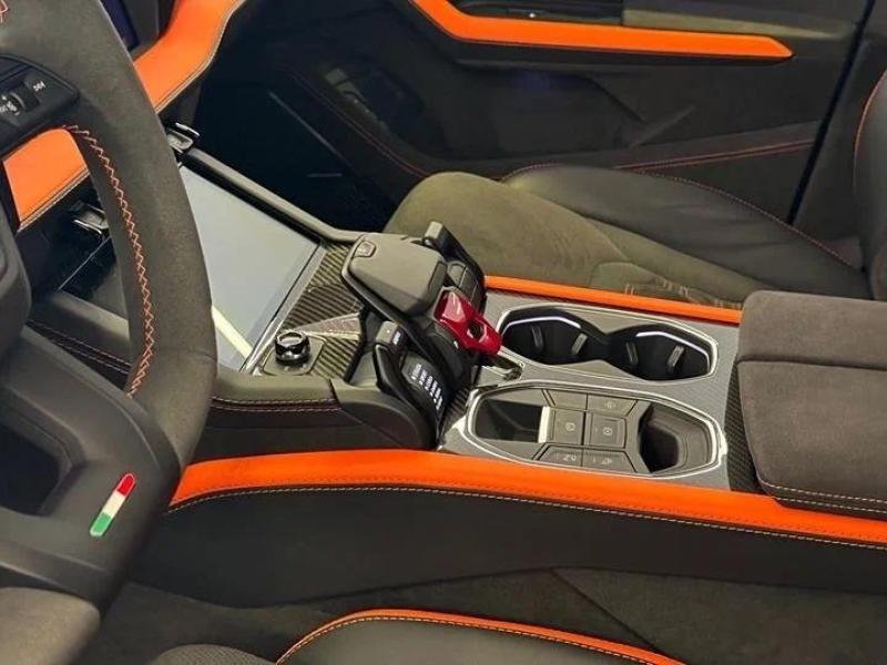 Купить Lamborghini Urus SE гибрид 2025 id-1007280 в Киеве, Фото №[delta]