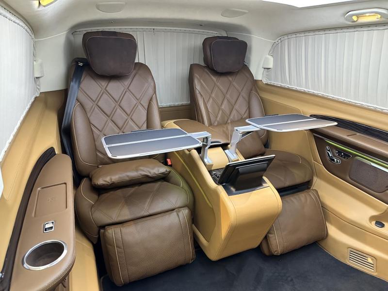 Купить Mercedes-Benz V 300D 4MATIC Extralong дизель 2023 id-1007290 в Киеве, Фото №[delta]