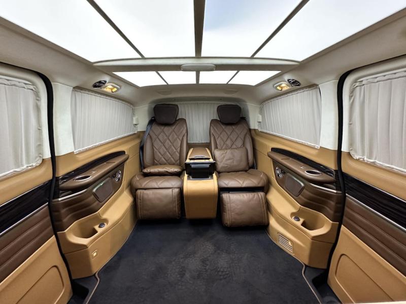 Купить Mercedes-Benz V 300D 4MATIC Extralong дизель 2023 id-1007290 в Киеве, Фото №[delta]