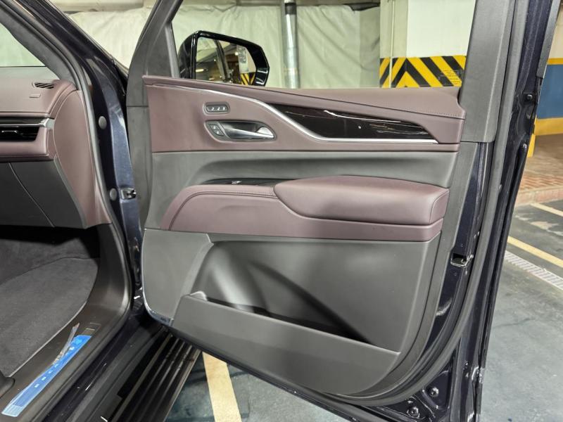 Купить Cadillac Escalade Premium Luxury Platinum бензин 2022 id-1007318 в Киеве, Фото №[delta]