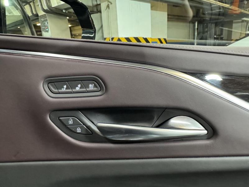 Купить Cadillac Escalade Premium Luxury Platinum бензин 2022 id-1007318 в Киеве, Фото №[delta]