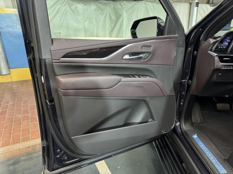 Купить Cadillac Escalade Premium Luxury Platinum бензин 2022 id-1007318 в Киеве, Фото №[delta]