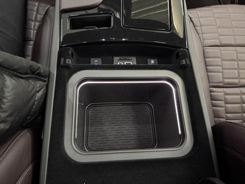 Купить Cadillac Escalade Premium Luxury Platinum бензин 2022 id-1007318 в Киеве, Фото №[delta]