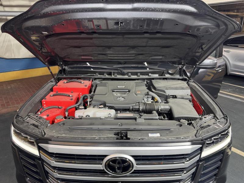 Купить Toyota Land Cruiser 300 Premium 70th GUARD B6+ дизель 2024 id-1007335 в Киеве, Фото №[delta]