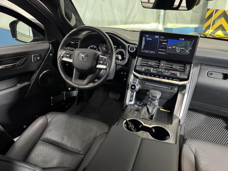 Купить Toyota Land Cruiser 300 Premium 70th GUARD B6+ дизель 2024 id-1007335 в Киеве, Фото №[delta]