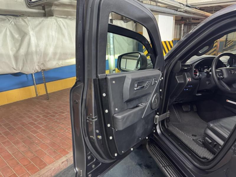 Купить Toyota Land Cruiser 300 Premium 70th GUARD B6+ дизель 2024 id-1007335 в Киеве, Фото №[delta]