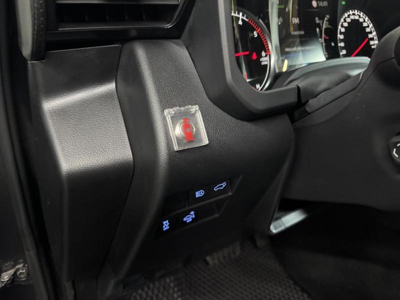 Купить Toyota Land Cruiser 300 Premium 70th GUARD B6+ дизель 2024 id-1007335 в Киеве, Фото №[delta]