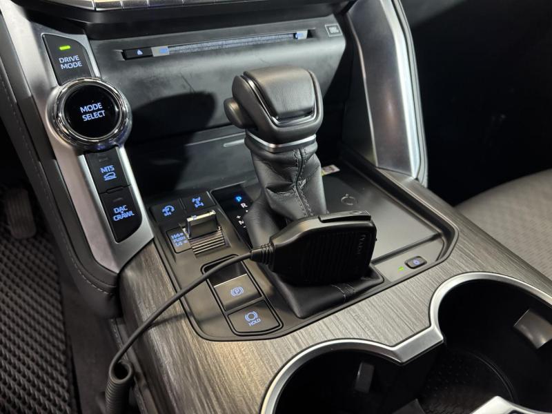 Купить Toyota Land Cruiser 300 Premium 70th GUARD B6+ дизель 2024 id-1007335 в Киеве, Фото №[delta]