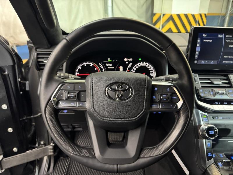 Купить Toyota Land Cruiser 300 Premium 70th GUARD B6+ дизель 2024 id-1007335 в Киеве, Фото №[delta]