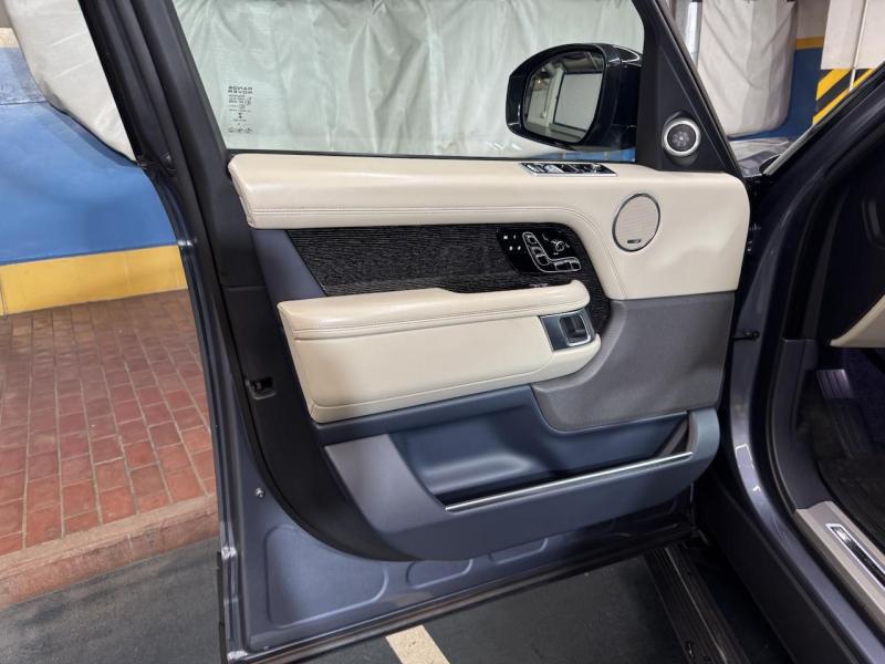 Купить Land-Rover Range-Rover Autobiography Long дизель 2019 id-1007333 в Киеве, Фото №[delta]