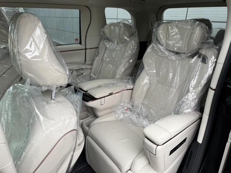 Купить Lexus LM 350h AWD гибрид 2025 id-1007344 в Киеве, Фото №[delta]