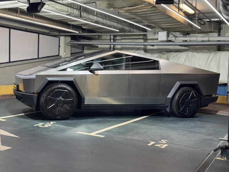 Купить Tesla Cybertruck электро 2024 id-1007365 в Киеве, Фото №[delta]