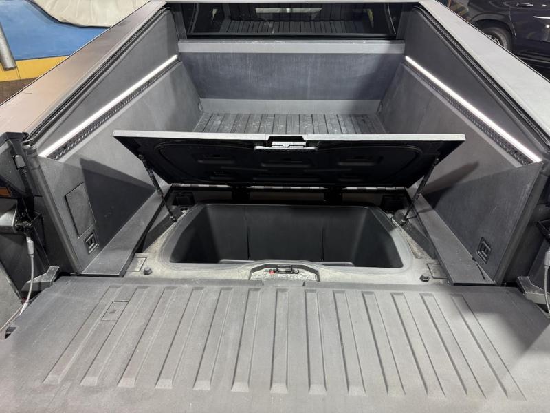 Купить Tesla Cybertruck электро 2024 id-1007365 в Киеве, Фото №[delta]