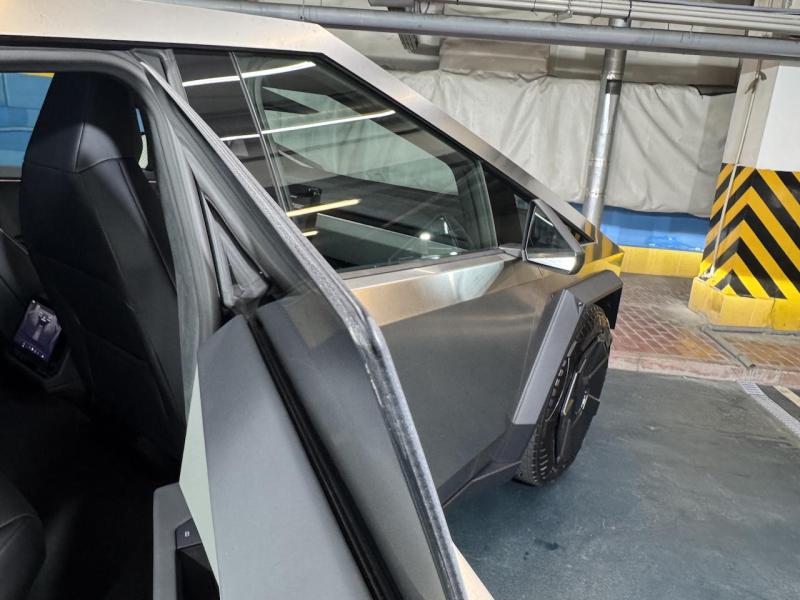 Купить Tesla Cybertruck электро 2024 id-1007365 в Киеве, Фото №[delta]