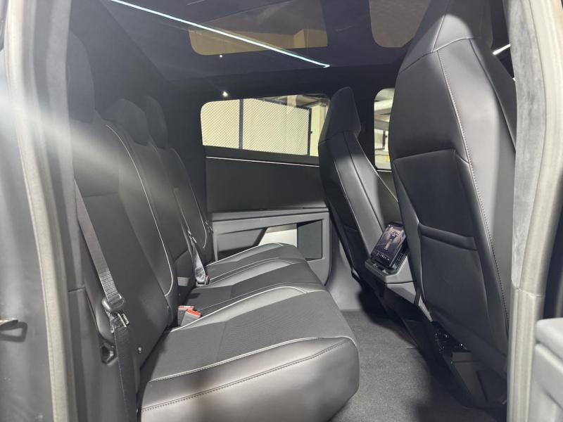 Купить Tesla Cybertruck электро 2024 id-1007365 в Киеве, Фото №[delta]