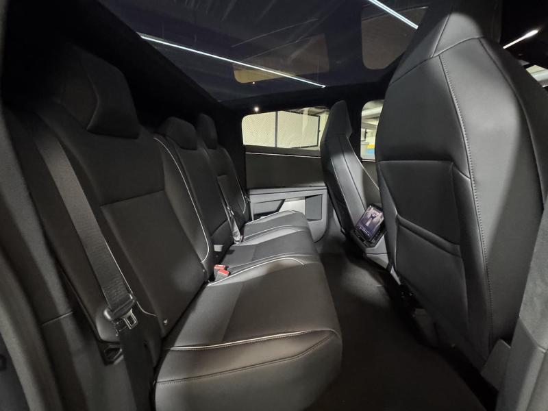 Купить Tesla Cybertruck электро 2024 id-1007365 в Киеве, Фото №[delta]