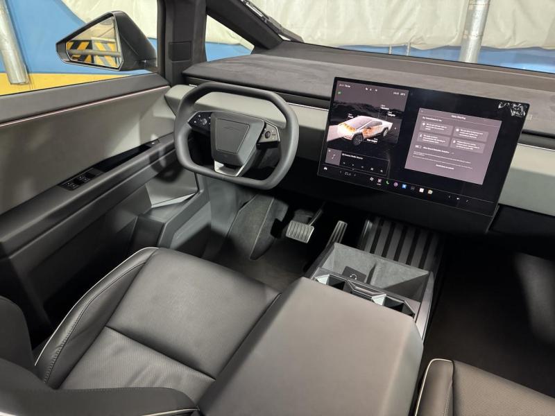 Купить Tesla Cybertruck электро 2024 id-1007365 в Киеве, Фото №[delta]