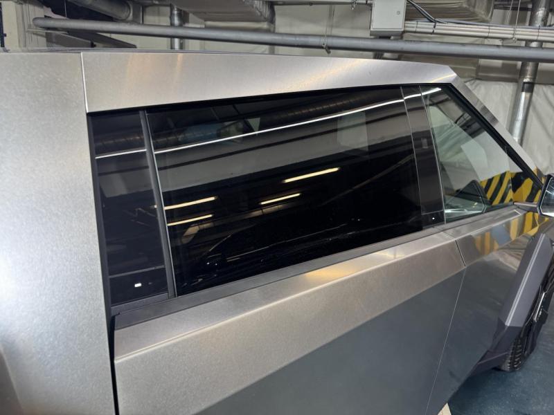 Купить Tesla Cybertruck электро 2024 id-1007365 в Киеве, Фото №[delta]