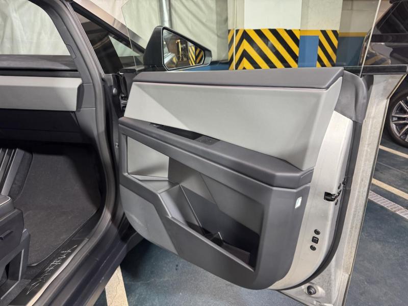 Купить Tesla Cybertruck электро 2024 id-1007365 в Киеве, Фото №[delta]