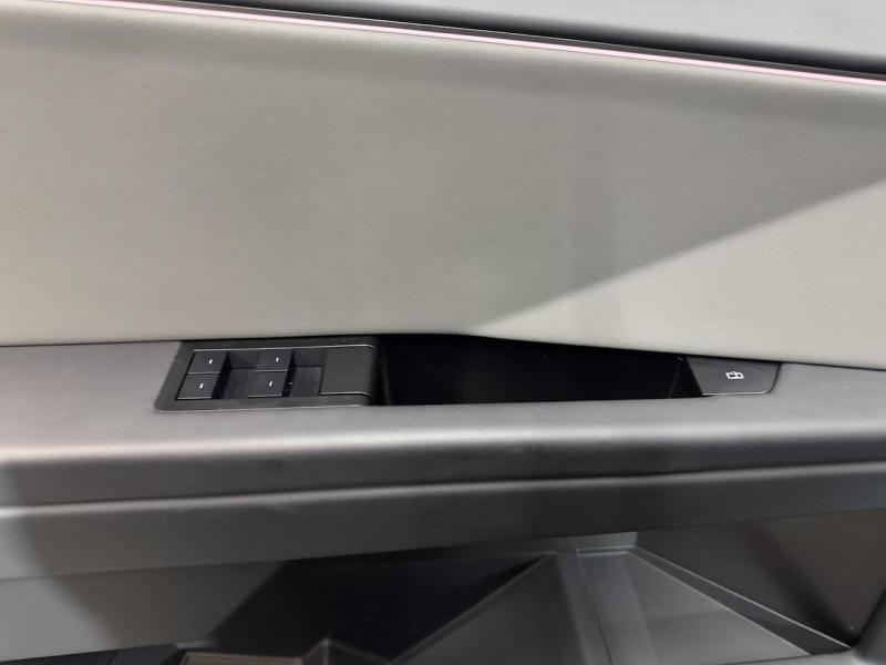 Купить Tesla Cybertruck электро 2024 id-1007365 в Киеве, Фото №[delta]