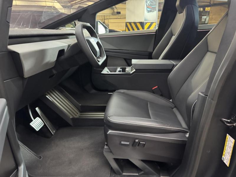 Купить Tesla Cybertruck электро 2024 id-1007365 в Киеве, Фото №[delta]