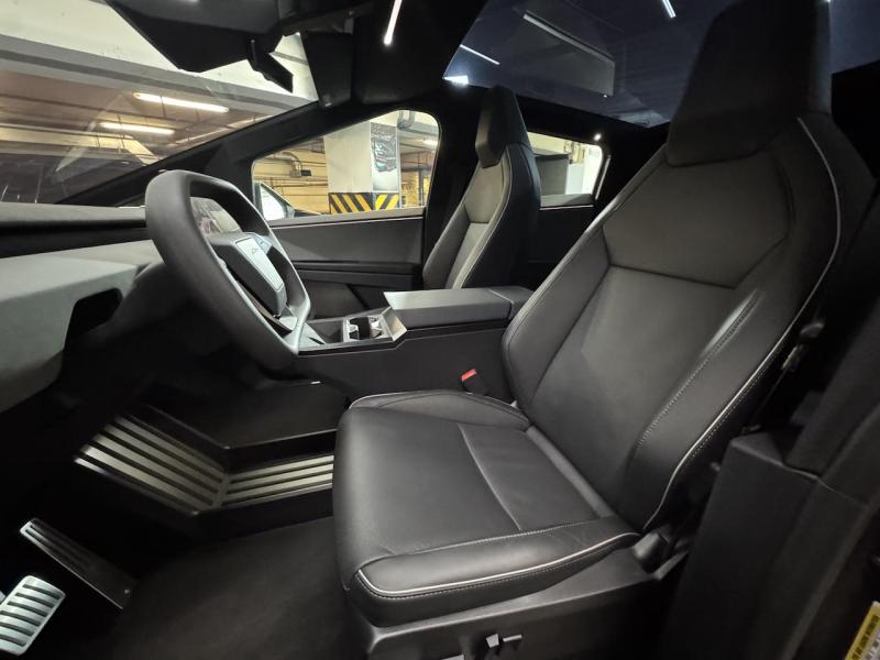 Купить Tesla Cybertruck электро 2024 id-1007365 в Киеве, Фото №[delta]