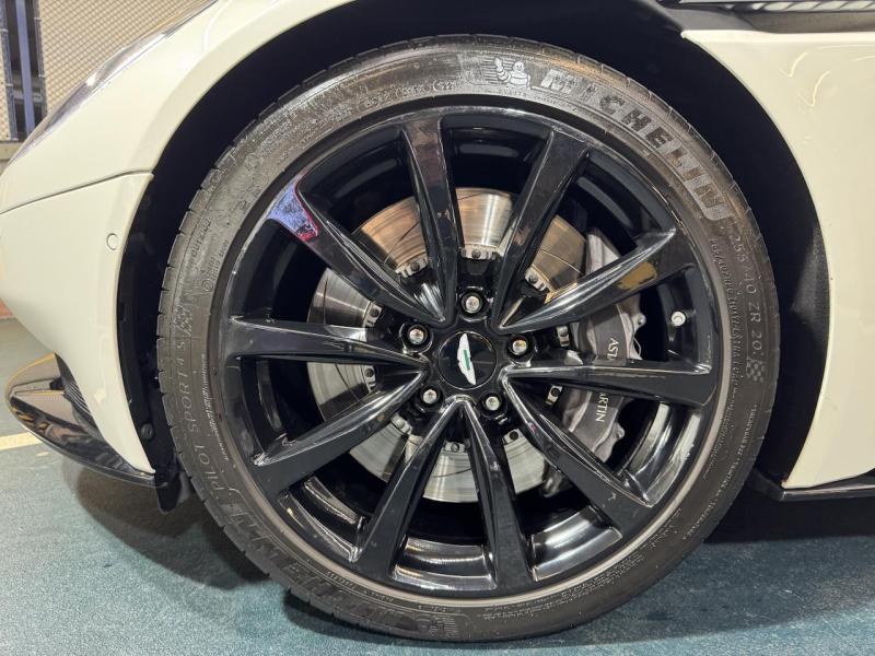 Купить Aston-Martin DB11 бензин 2018 id-1007414 в Киеве, Фото №[delta]