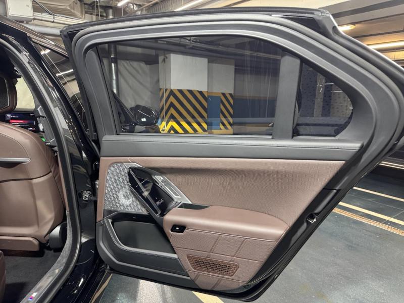 Купить BMW i7 M70 xDrive электро 2024 id-1007439 в Киеве, Фото №[delta]