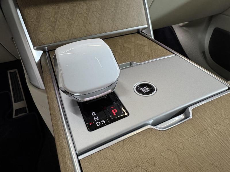 Купить Land-Rover Range-Rover SVAutobiography Long бензин 2024 id-1007458 в Киеве, Фото №[delta]