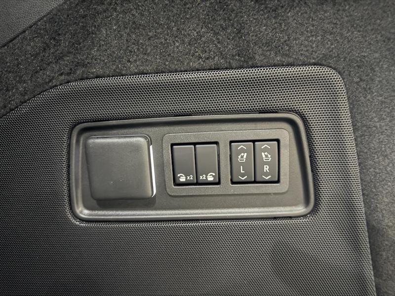 Купить Cadillac Escalade Sport Platinum бензин 2025 id-1007473 в Киеве, Фото №[delta]