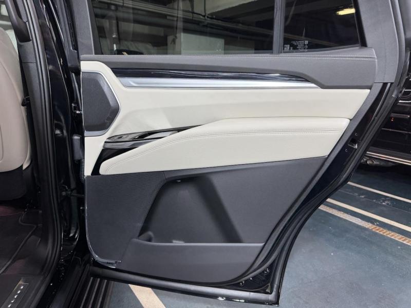 Купить Cadillac Escalade Sport Platinum бензин 2025 id-1007473 в Киеве, Фото №[delta]