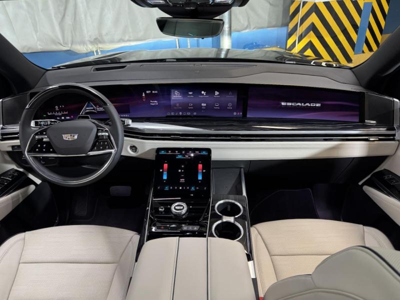 Купить Cadillac Escalade Sport Platinum бензин 2025 id-1007473 в Киеве, Фото №[delta]