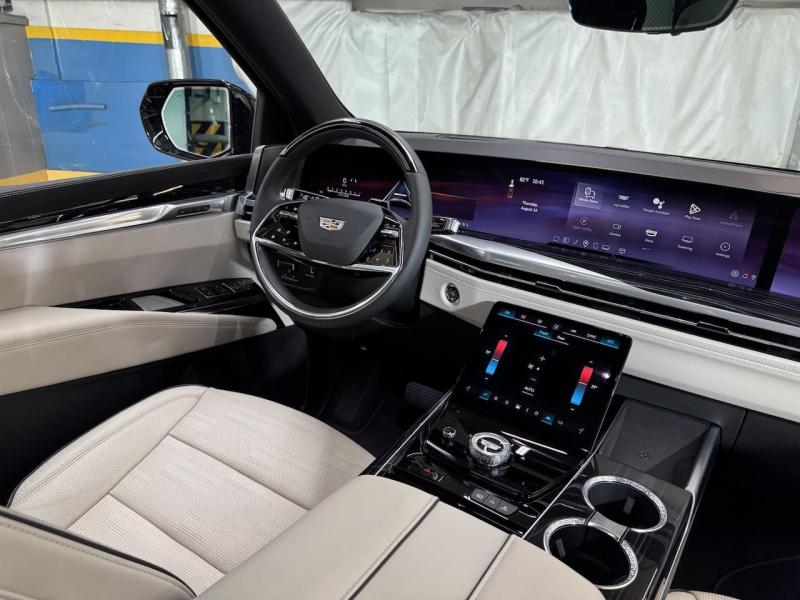 Купить Cadillac Escalade Sport Platinum бензин 2025 id-1007473 в Киеве, Фото №[delta]