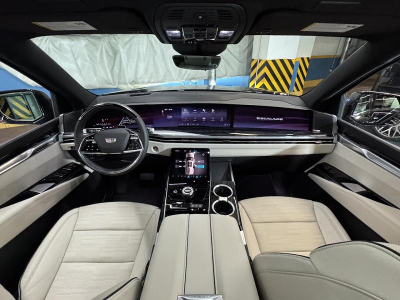 Купить Cadillac Escalade Sport Platinum бензин 2025 id-1007473 в Киеве, Фото №[delta]