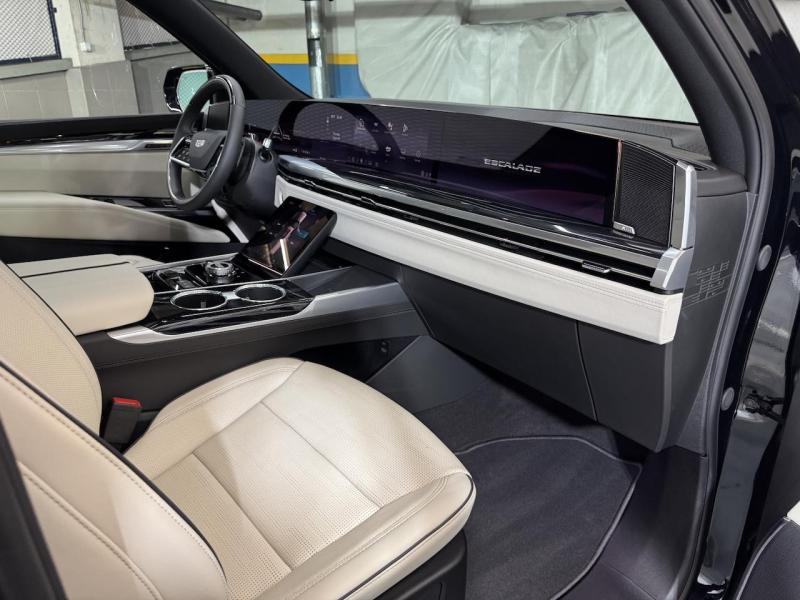 Купить Cadillac Escalade Sport Platinum бензин 2025 id-1007473 в Киеве, Фото №[delta]