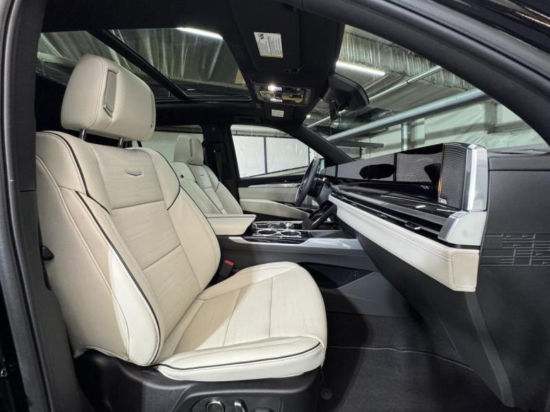 Купить Cadillac Escalade Sport Platinum бензин 2025 id-1007473 в Киеве, Фото №[delta]