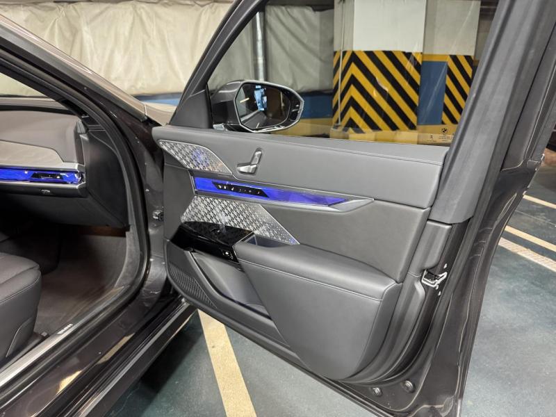 Купить BMW 7-Series 750e xDrive гибрид 2023 id-1007498 в Киеве, Фото №[delta]