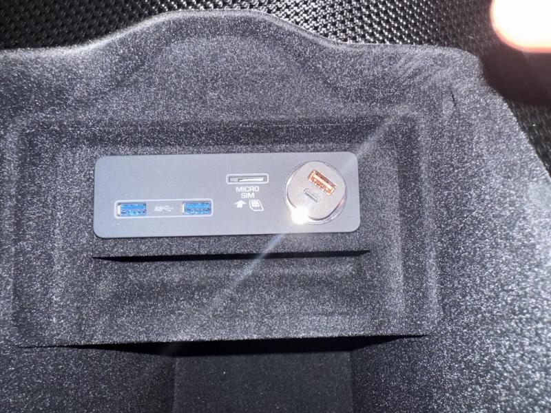 Купить Land-Rover Range-Rover SVAutobiography бензин 2021 id-1007509 в Киеве, Фото №[delta]