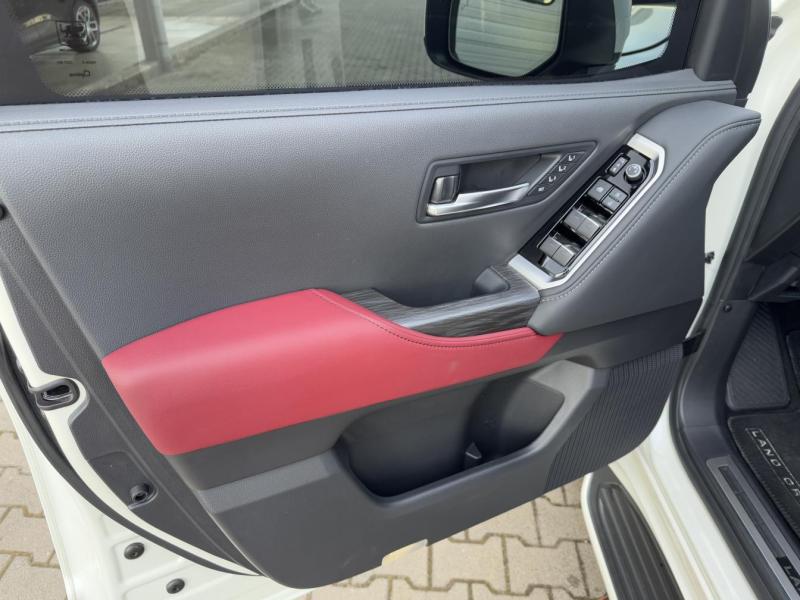 Купить Toyota Land Cruiser 300 Guard Inkas B6+ дизель 2025 id-1007727 в Киеве, Фото №[delta]