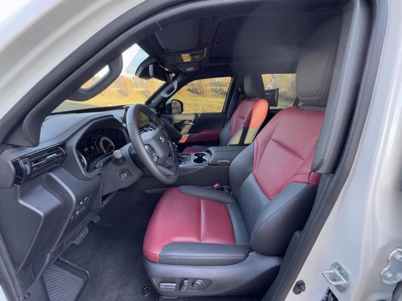 Купить Toyota Land Cruiser 300 Guard Inkas B6+ дизель 2025 id-1007727 в Киеве, Фото №[delta]