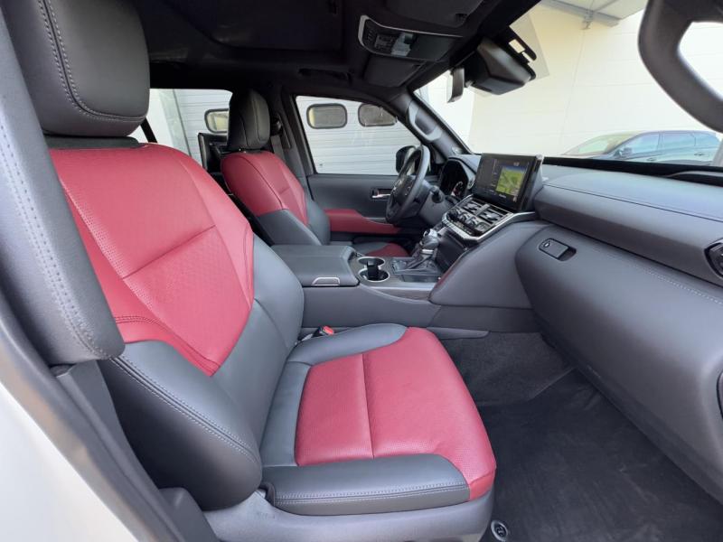 Купить Toyota Land Cruiser 300 Guard Inkas B6+ дизель 2025 id-1007727 в Киеве, Фото №[delta]