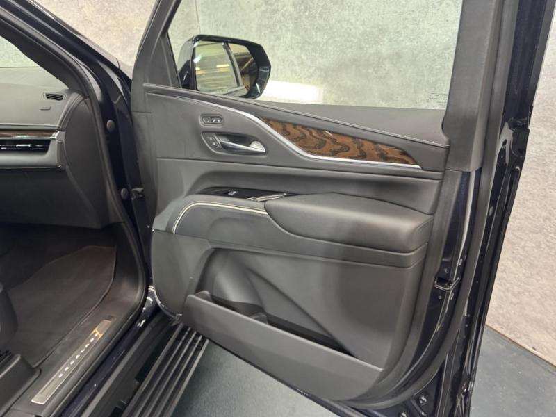 Купить Cadillac Escalade Premium Luxury Platinum бензин 2022 id-1007732 в Киеве, Фото №[delta]